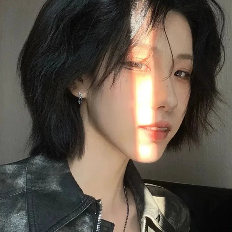 Hiphop Punk Thorn Hoop Earrings for Man Women Classic Piercing Ear Cartilage Tragus Simple Huggie Hoop Rock Jewelry Gift.