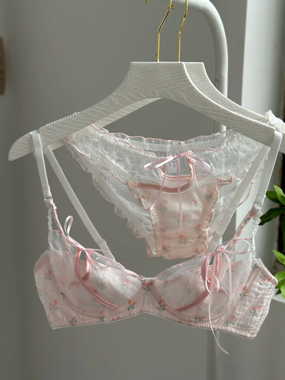 YUQI Kawaii Lace Bralette Set Japanese Floral Mesh Underwear Summer Ultra-Thin Lace-Up Cutout Romantic Bra 2024 New Kawaii set.