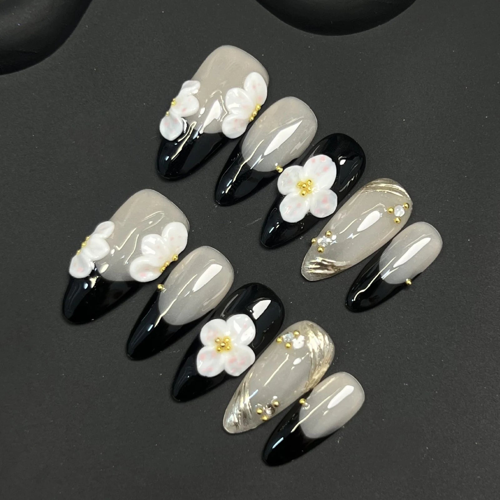 10Pcs Handmade Press On Nails Simple DIY Manicure Almond Black French Tips Fake Nails 3D White Flower Designs False Nails Art.