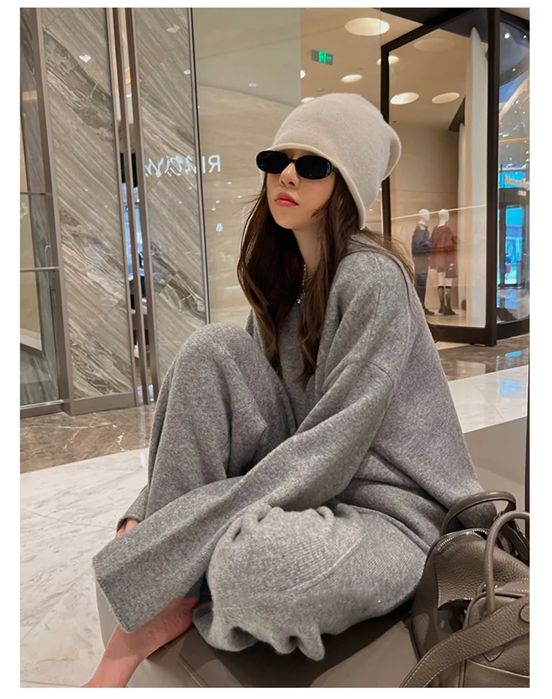 Koreanische Version des weichen, wachsartigen, faulen Wind-Stricksets 2024, sanfter Rundhalspullover, Pullover, weites Bein, Hose, zweiteiliges Set für Damen