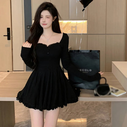 Sexy koreanisches Kleid im französischen Stil, Taille geschlossen, lange Ärmel, Schlüsselbein, freigelegt, süß.