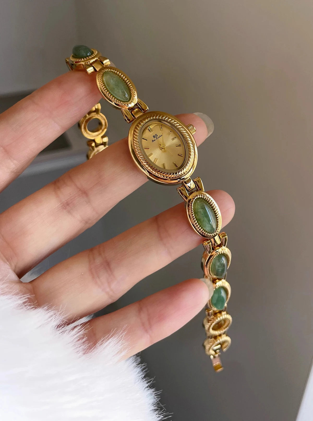 High-end Luxury Watches for Woman Elegant Green Jewelry Jade Quartz Bracelet Wristwatch Gift for Women Lady Fashion Dress Watch.