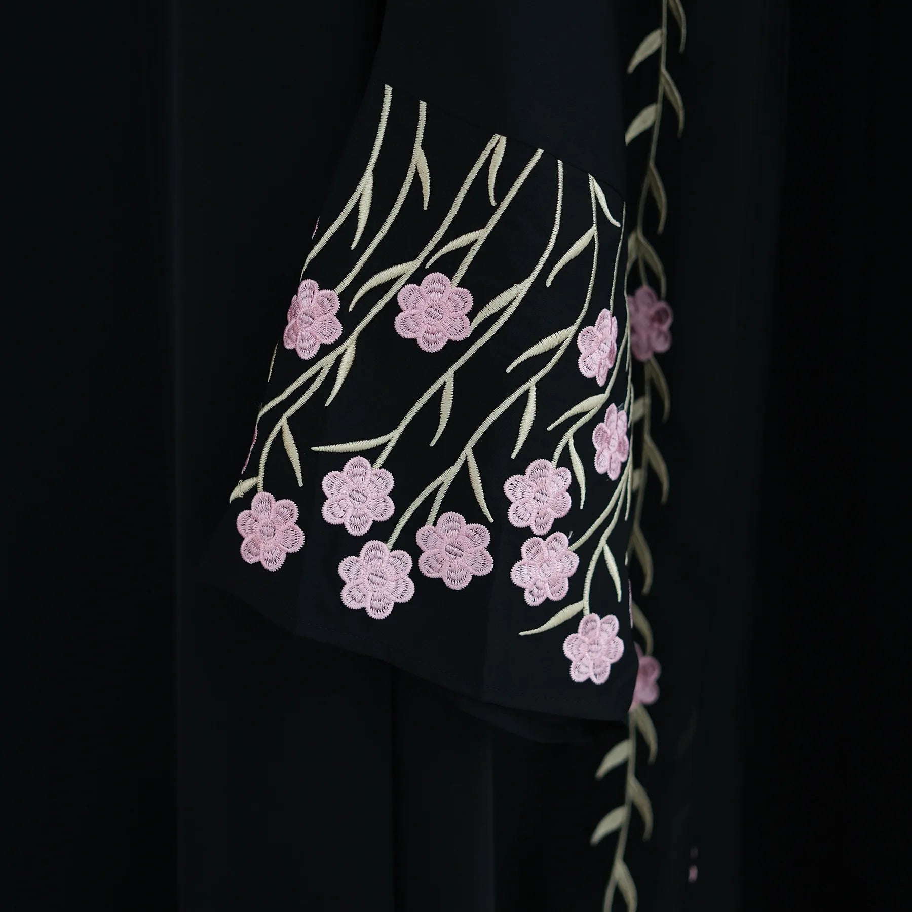 Islamic Clothes Black Flower Embroidery Abayas for Women Dubai Cardigan Muslim Saudi Open Abaya Kimono Luxury Hijab Dress Kaftan.