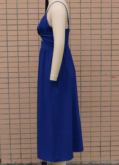 Damenbekleidung im neuen Stil von Amazon, Tank-V-Ausschnitt, großes Swoop-Kleid, schlank, dass Sie Ihre Silhouette glättet, mittellanges Kleid mit offenem Rücken.