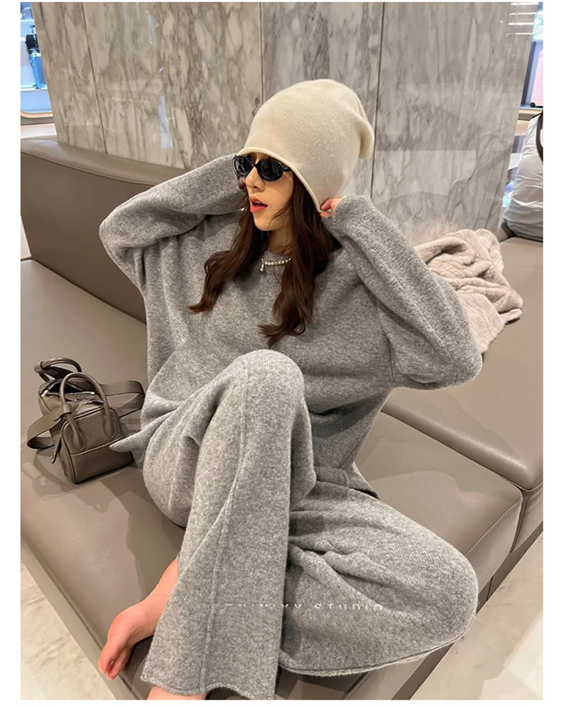 Koreanische Version des weichen, wachsartigen, faulen Wind-Stricksets 2024, sanfter Rundhalspullover, Pullover, weites Bein, Hose, zweiteiliges Set für Damen