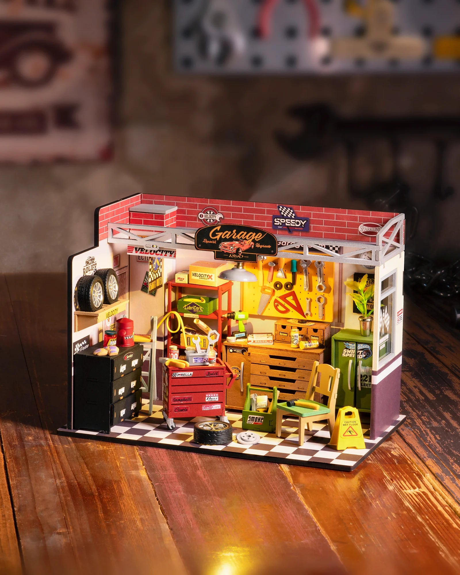 Robotime Rolife Dollhouse Miniature House Kit DIY Mini Garage Workshop LED Light Decorative Wooden Craft Gifts for Children.