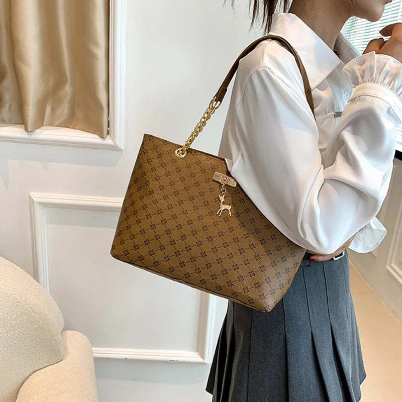 New Presbyopia Handbag Texture Soft Leather Large Capacity Tote Women Bag With Hanging Accessories Shoulder Bag.
