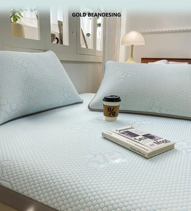 Summer Cooling Quilted Mattress Protector Cover Thickened Breathable Mattress Topper for Single Double Queen King Size Bed.