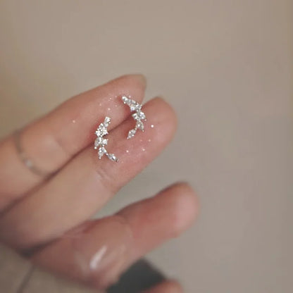 925 Silver Needle Mini Snowflake Flower Cubic Zirconia Earrings Ear Bone Nail Piercing Ear Jewelry Children's Earrings.