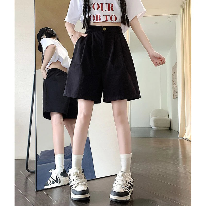 2025 Summer Women Casual Daily Khaki Short Pants Female High Waisted Cargo Shorts Girls Retro Baggy Wide Leg Slacks.
