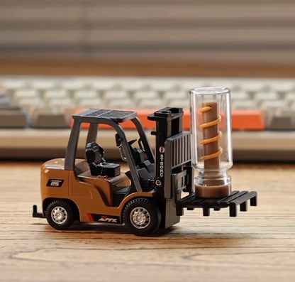 2.4G Tabletop RC Forklift Engineering Vehicle 1/64 Mini Remote Control Alloy Forklift Desktop Toys Model Gift for Boys.