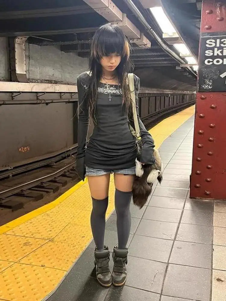 Seeslim Gothic Graphic T Shirts Women Long Sleeve Korean Fashion 2000s Clothes Y2k Slim Spring Autumn Tops Tees Female Clothing.