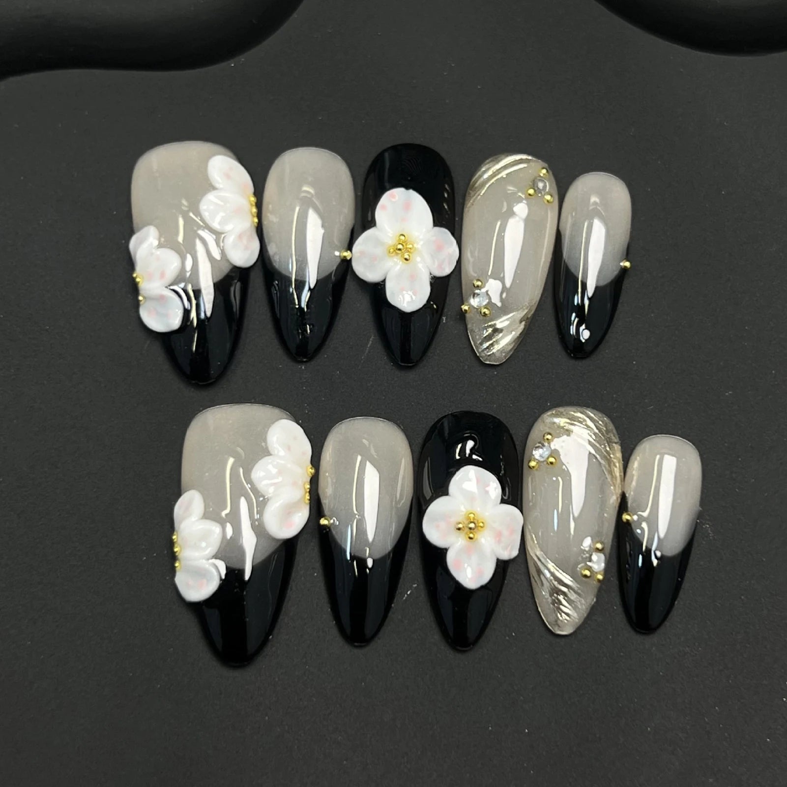 10Pcs Handmade Press On Nails Simple DIY Manicure Almond Black French Tips Fake Nails 3D White Flower Designs False Nails Art.