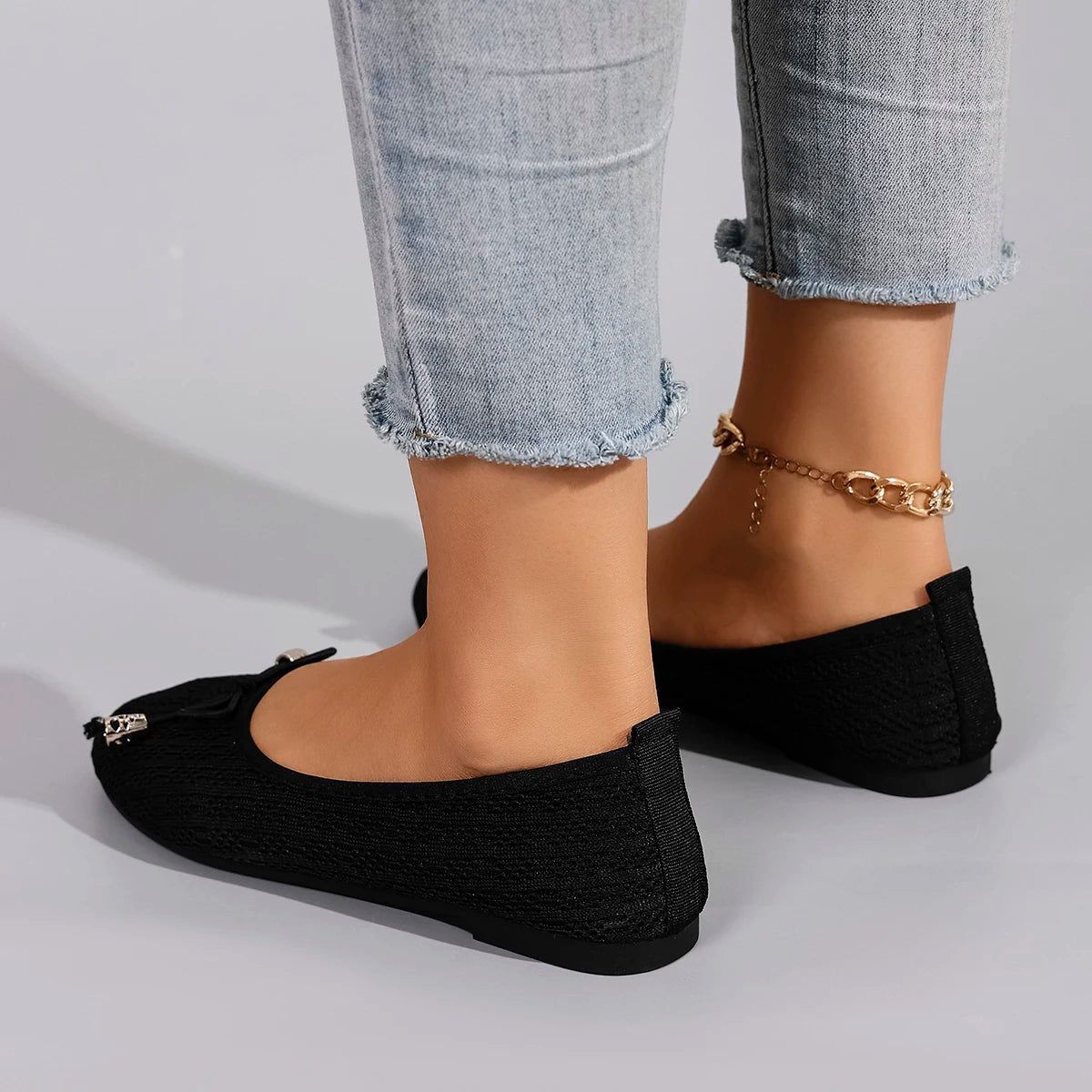 Spring Women's Comfortable, Breathable, Lightweight and Wear-Resistant Casual Shoes with Soft Soles for Lazy People to Step on.