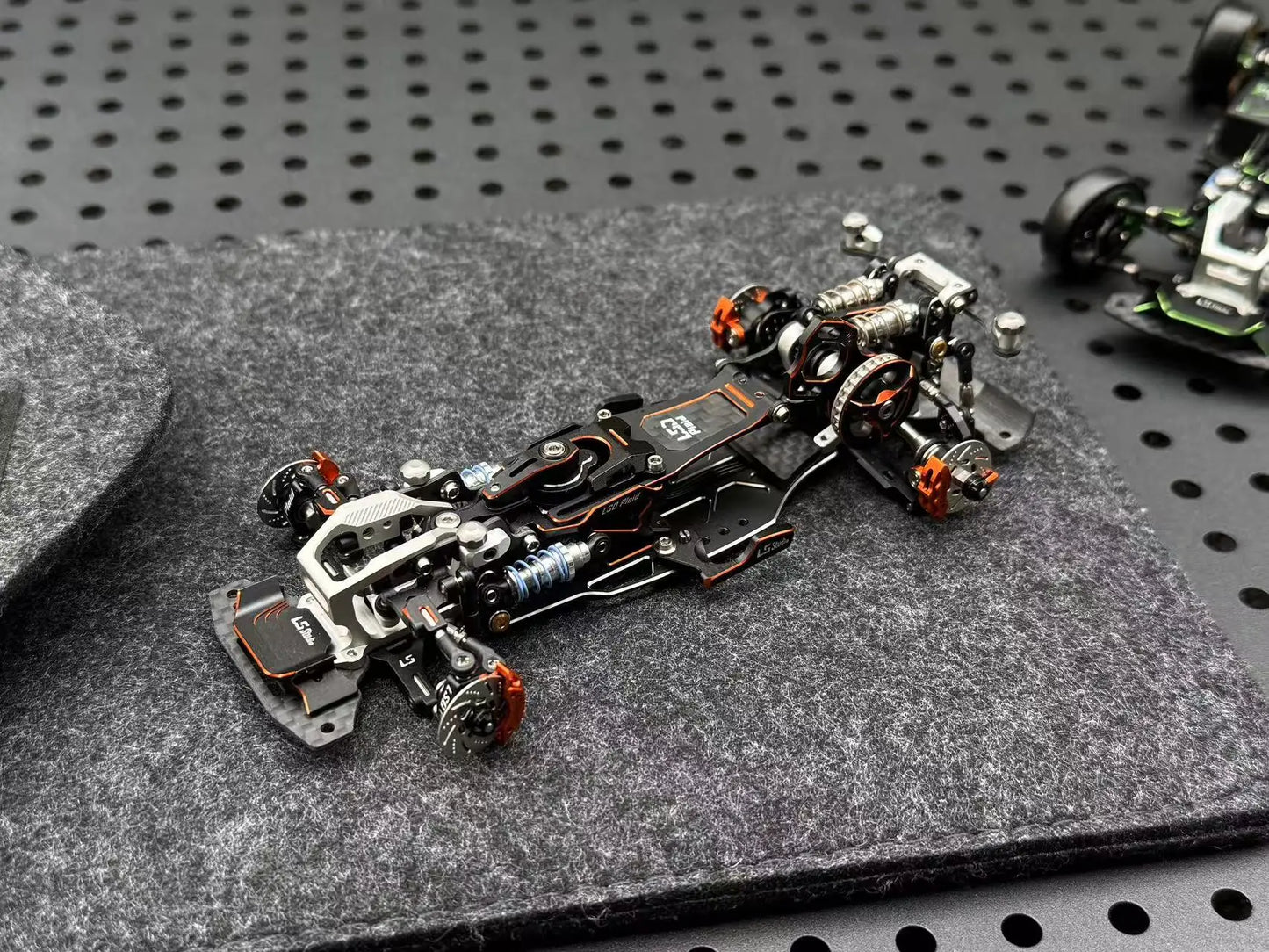 LSD Plaid RC Mini Car 1/24 RC Drift Mosquito Car  Frame KIT Lightweight Electric Remote Control Drift Model Toy Holiday Gift.