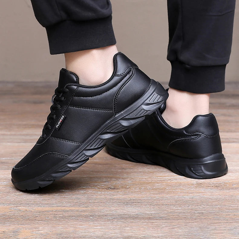 Men Sneakers Soft Sports Running Shoes New Casual Shoes for Men Solid Black White Walking Footwear Fitness jogging Men Shoes.