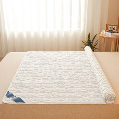 Waterproof Mattress Protector - Breathable Noiseless Mattress Cover Pad with 4 Elastic Corner Straps Fits up to 40 cm deep.
