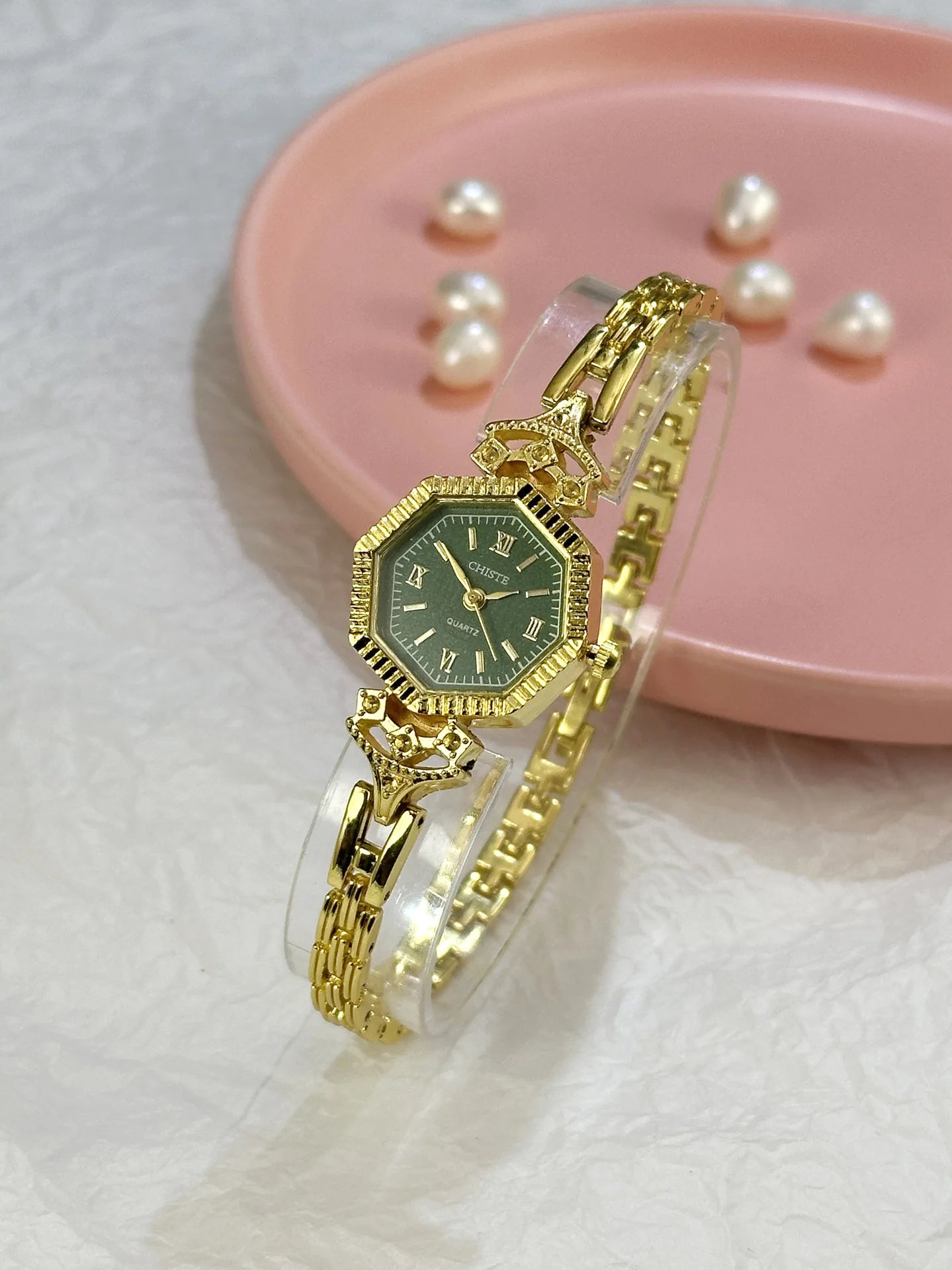 Luxury Famous Brand Oval Dial Women Watch Fashion Small Thin Gold Bracele Quartz Wristwatch Clock Gift Dropshipping Montre Femme.