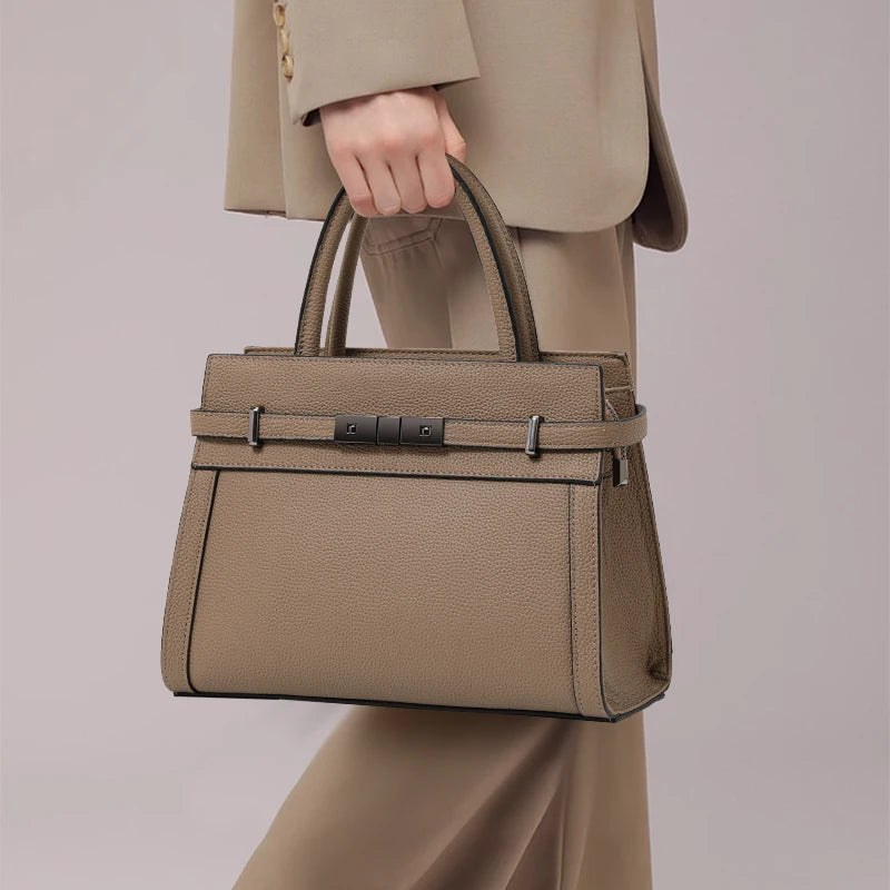 Genuine leather women's bag original first layer cowhide women's hand shoulder simple tote bag occupation.