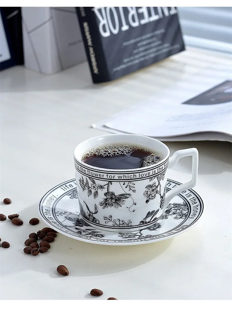 Vintage Elegant Ceramic Mug Floral bird pattern Coffee Cup and Saucer Afternoon Tea Cup Dessert Tray Exquisite Gift Water Cup.