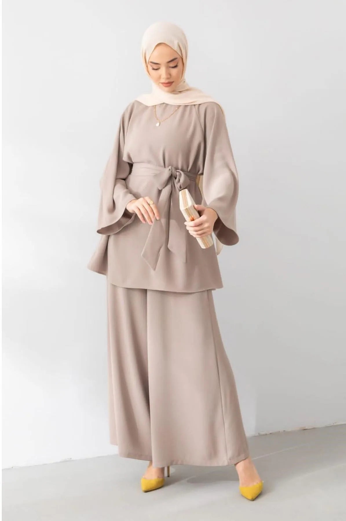 Eid Muslim Two Piece Set Islam Women Lace Up Shirt Wide Leg Pants Suits Ramadan Turkey Outfits Modest Morocco Abayas Ensembles.