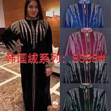 Long Sleeved Hooded Muslim Dress Velvet Diamond Clothing for Women Dubai Abayas Casual Korean Style Kaftan Evening Dress Abayas.