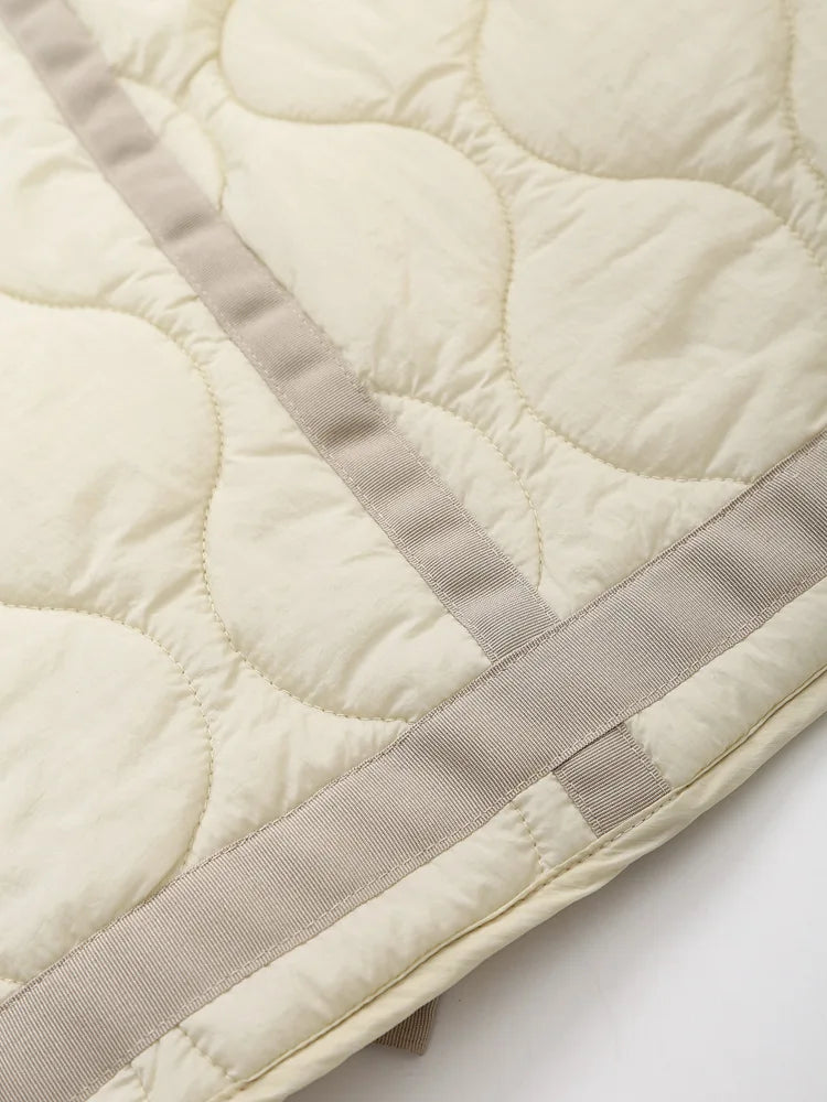 ZBZA Women's Quilted Loose Jacket Mantel Drawstring hoher Kragen Reißverschluss lange Ärmel Versteckter Knopf Doppeltaschen Clip Baumwolle Outerwear Herbst Winter Neue Weibliche Chic Mantel.