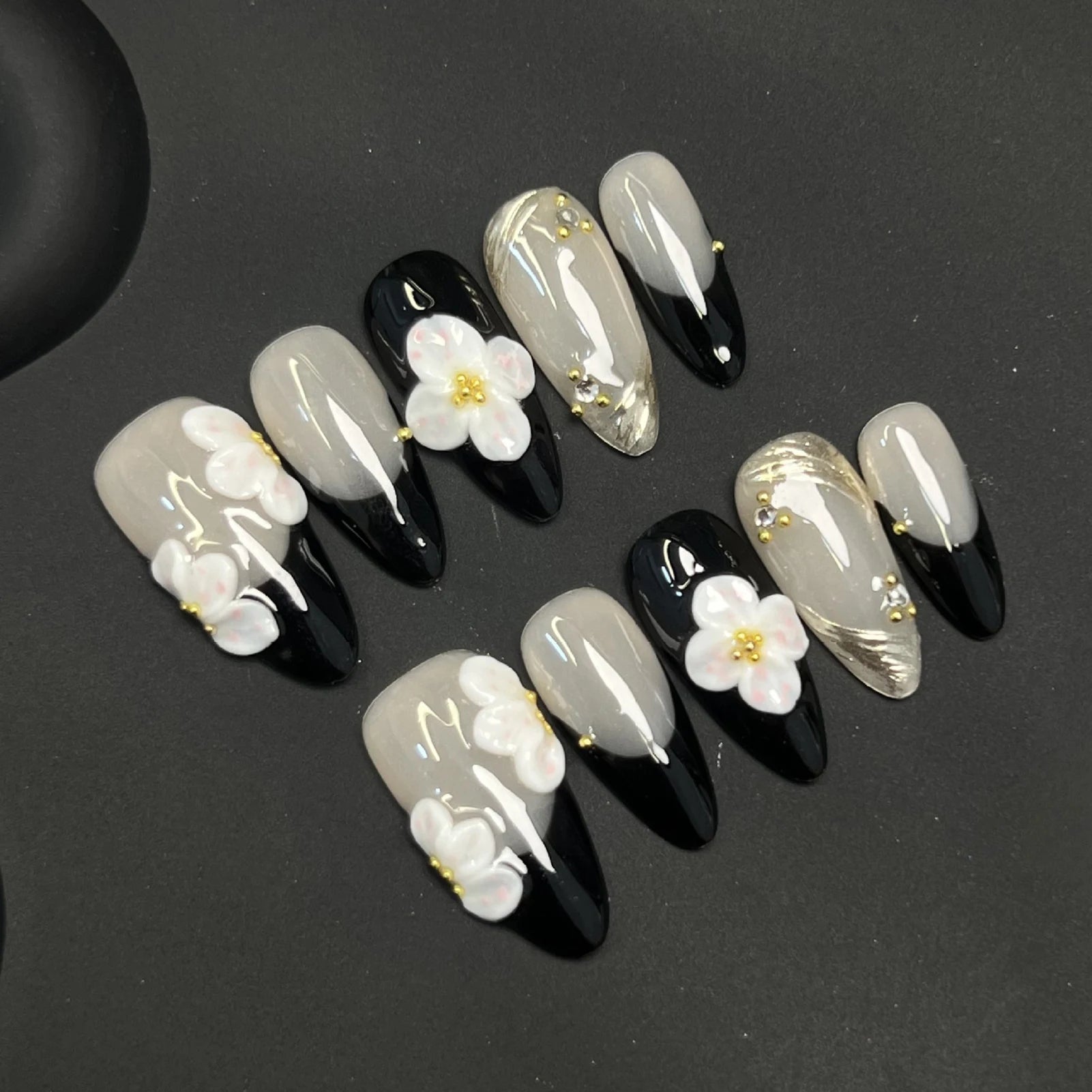 10Pcs Handmade Press On Nails Simple DIY Manicure Almond Black French Tips Fake Nails 3D White Flower Designs False Nails Art.