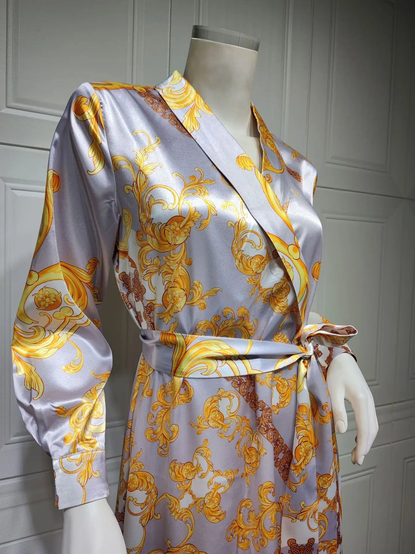 Frühling Muslimische Frauen Kleid Seide Marokkanischen Kaftan Langarm Türkei Dubai Spitze-up Abaya Islamische Kleidung Vestido Indien Kleider 2022.