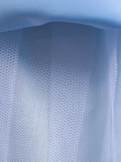 Blumen stickerei Kleid des blauen Mädchens ärmellose schlanke Prinzessin Geburtstags feier Kleid Klavier Performance tragen.