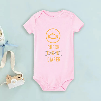 Lustige Poopy Windel Baby Strampler Check Engine Baby Body Niedliche Mechaniker Säuglingsbodys Jungen Mädchen Kleidung Neugeborenes Geschenk.