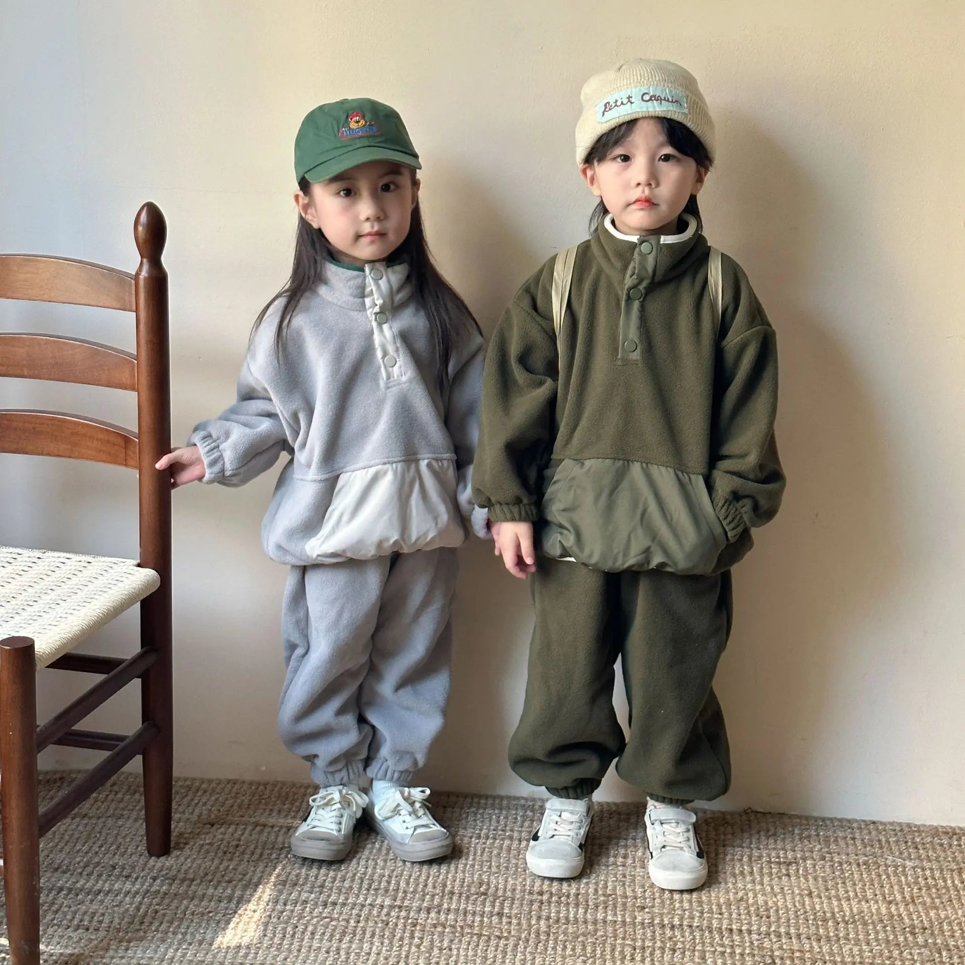 2025 Winter New Children Polar Fleece Sweatshirt Set Boys Girls Plus Velvet Thick Warm 2pcs Suit Kids Casual Sports Outfits.