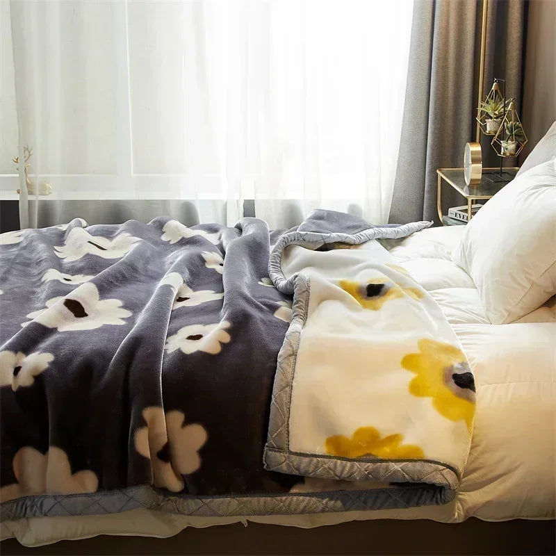Double Sided Printed Autumn Winter Blankets for Bed Soft Warm Encrypted Flocking Raschel Blanket Skin Friendly Weighted Blanket.