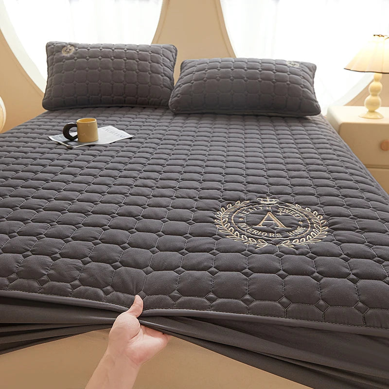 WOSTAR Thicken quilted mattress protector cover solid embroidery luxury double bed elastic fitted sheet style bed protection pad.