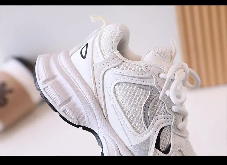 Kids Casual Running Shoes with Thick Soles Boys Girls Fashion Versatile Sports Shoes 2024 New Children Mesh Breathable Sneakers.