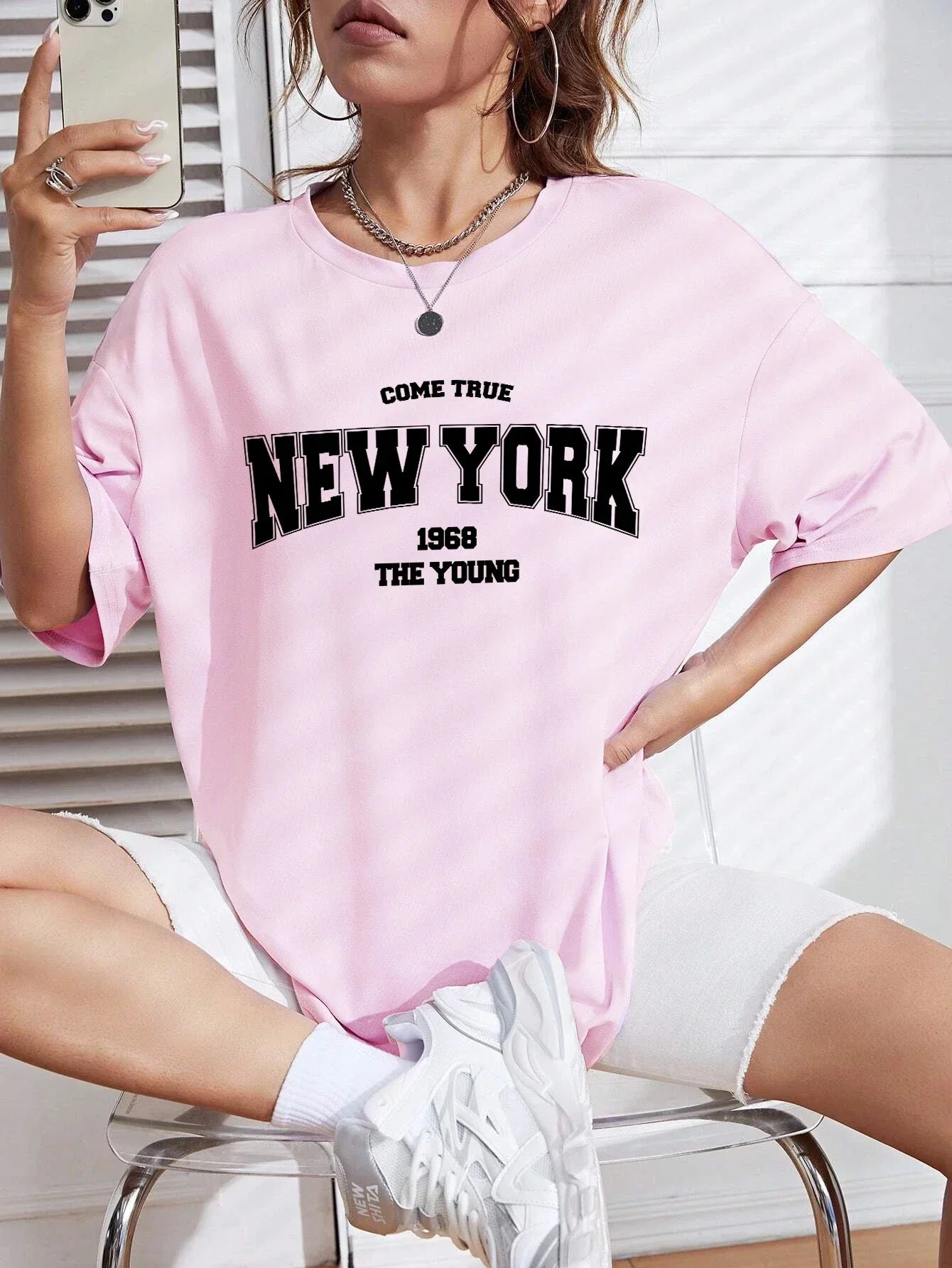 Wenn Jahr 1968, The New York Young Woman T-Shirt, Mädchen, Übergröße, tägliches Top, weibliche Kreativität, Streetshirt, individuelle Freizeitkleidung.