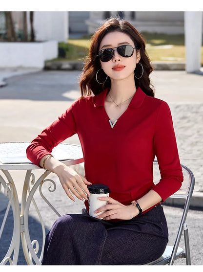 Korean version wine red long sleeved T-shirt for women in spring and autumn, new high-end fashion plus size lapel casual top.