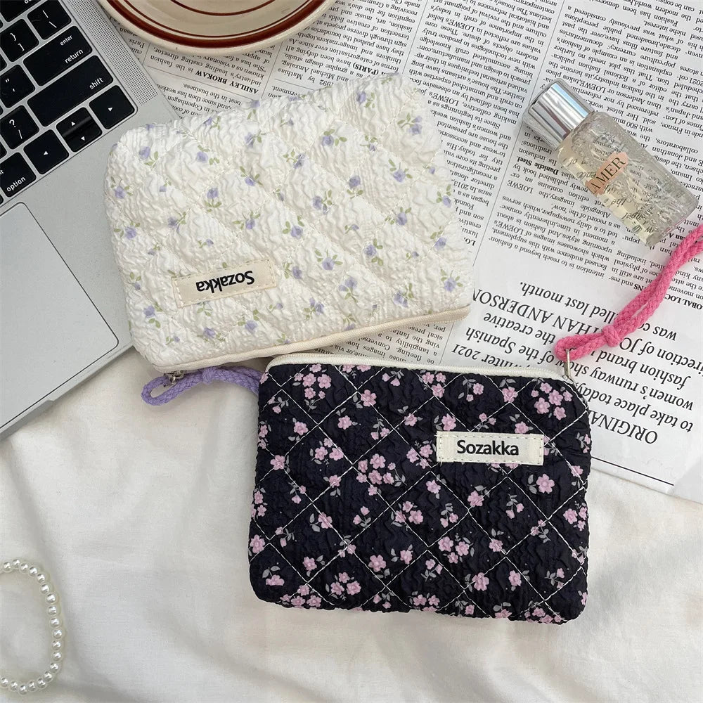 Cute Travel Cosmetic Lipstick Earphone Card Small Portable Storage Bag Purse Mini Makeup Handbags Pouch Organizer In Make Up Bag.