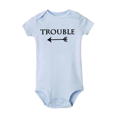 Neugeborenen Baby Bodys Doppel Ärger Twin Kinder Unisex Kurzarm Strampler Playsuits Outfits Jungen Mädchen Geboren Krabbeln Kleidung.