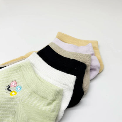 4 Pairs Cotton Women's Boat Socks No Show Socks Set for Lady White Invisible Cotton Socks Pack Pink Black Breathable Summer