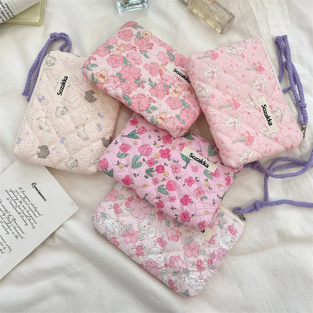 Cute Travel Cosmetic Lipstick Earphone Card Small Portable Storage Bag Purse Mini Makeup Handbags Pouch Organizer In Make Up Bag.