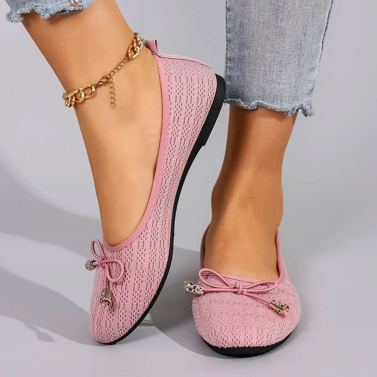 Spring Women's Comfortable, Breathable, Lightweight and Wear-Resistant Casual Shoes with Soft Soles for Lazy People to Step on.