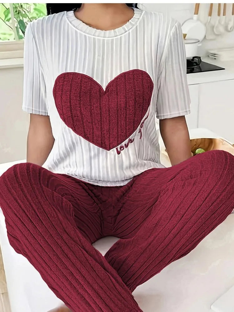 Autumn Winter Two-Piece Pajamas Set for Women Sleepwear Heart Print Round Neck Short Sleeve Long Pants Home Wear.