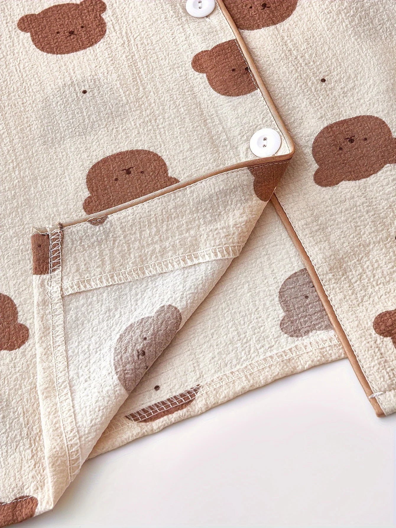 Cozy Bear Print Pajama Set for Women - Long Sleeve, Button-Up Lapel Top & Elastic Waist Pants, Machine Washable, for Autumn.