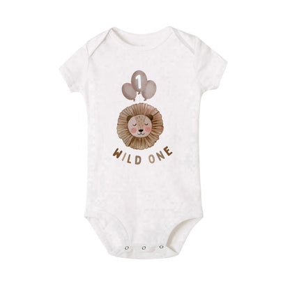 Wild One & Lion Muster druck Baby Stram pler lässig Kurzarm Geburtstag Baby Bodysuit ersten Geburtstag Sommer Junge Kleidung.