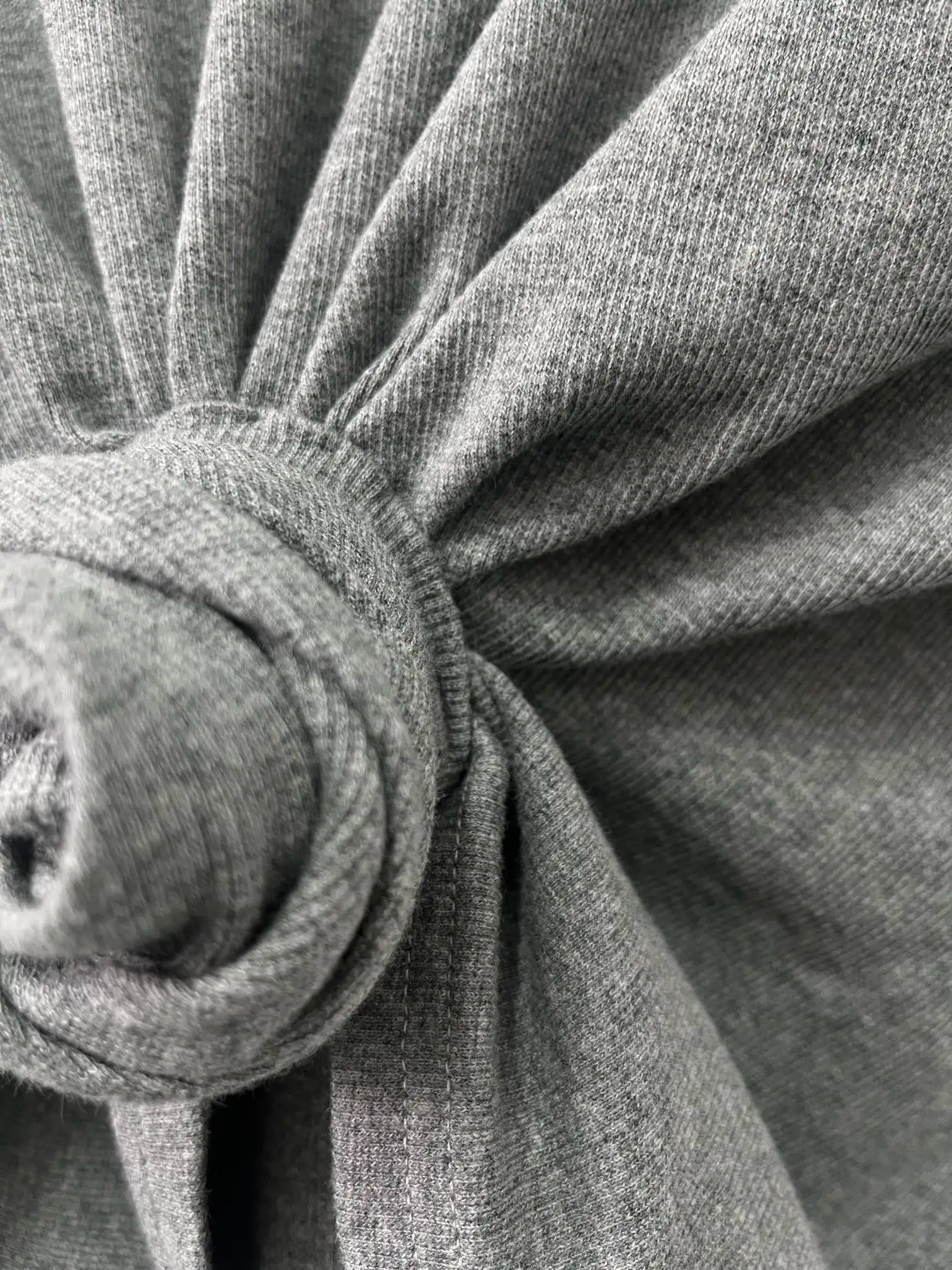 Y2K knotted twist knitted threaded round neck Top women fashionable and versatile navel padded shoulder short-sleeved T-shirt.