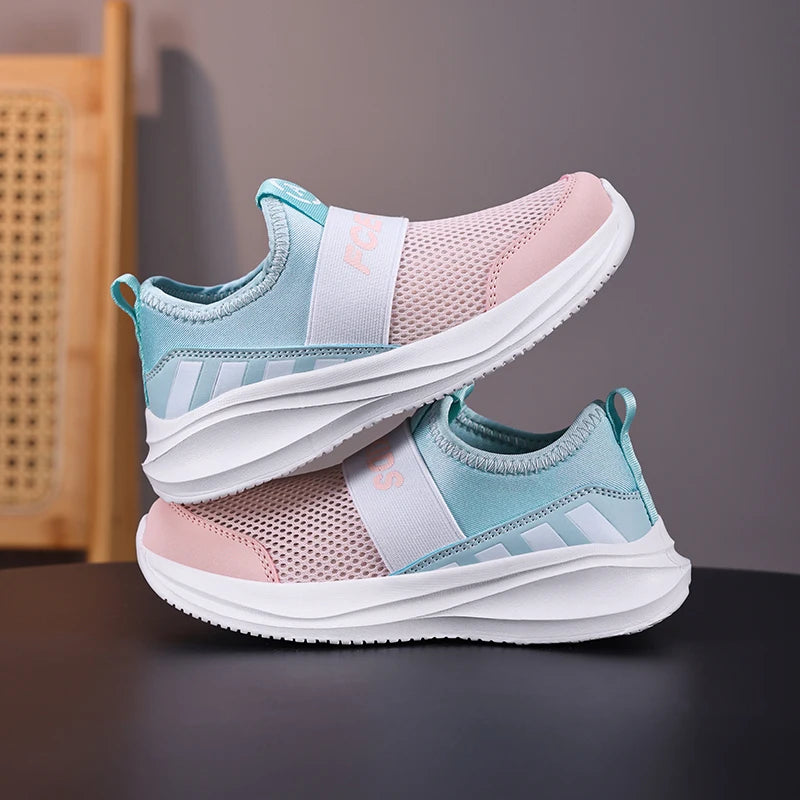 Girls Slip on Shoes Children Sneaker Fashion Knit Fabric Luxury Kids Casual Shoes Lightweight School Sports Girls Shoes.