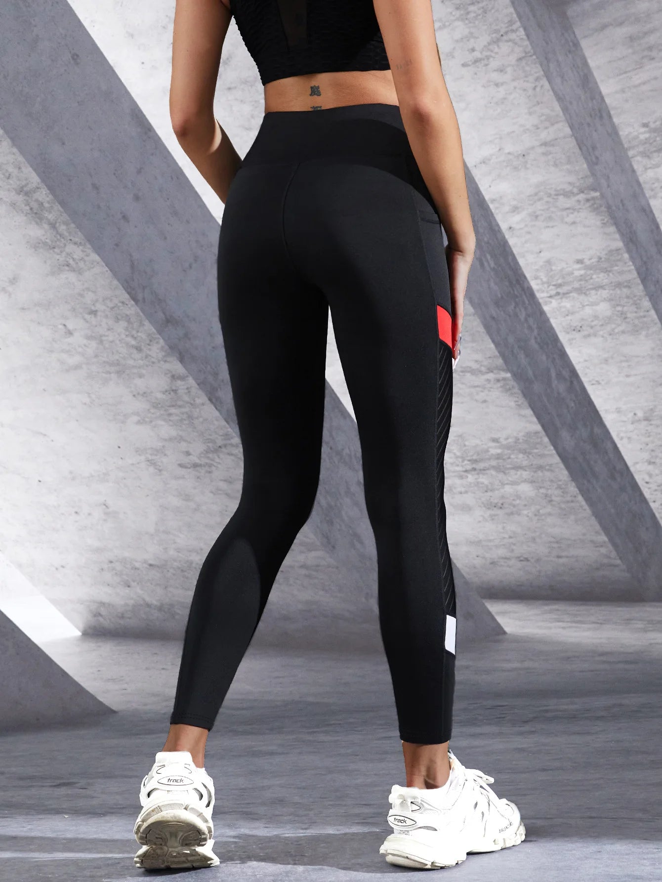 Colorblocked Mesh High Waist Yoga Pants with Side Pockets Leggings for Women Tummy Control Workout Shaping Leggings.