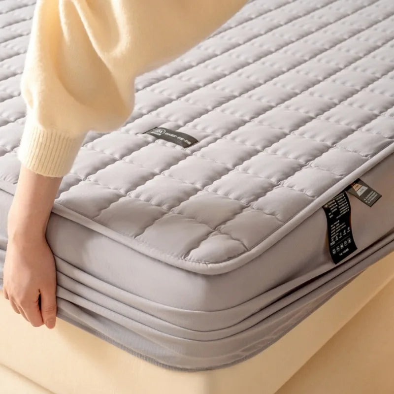 2025 new solid color soybean antibacterial padded cotton waterproof fitted sheet mattress protective cover without pillowcase.