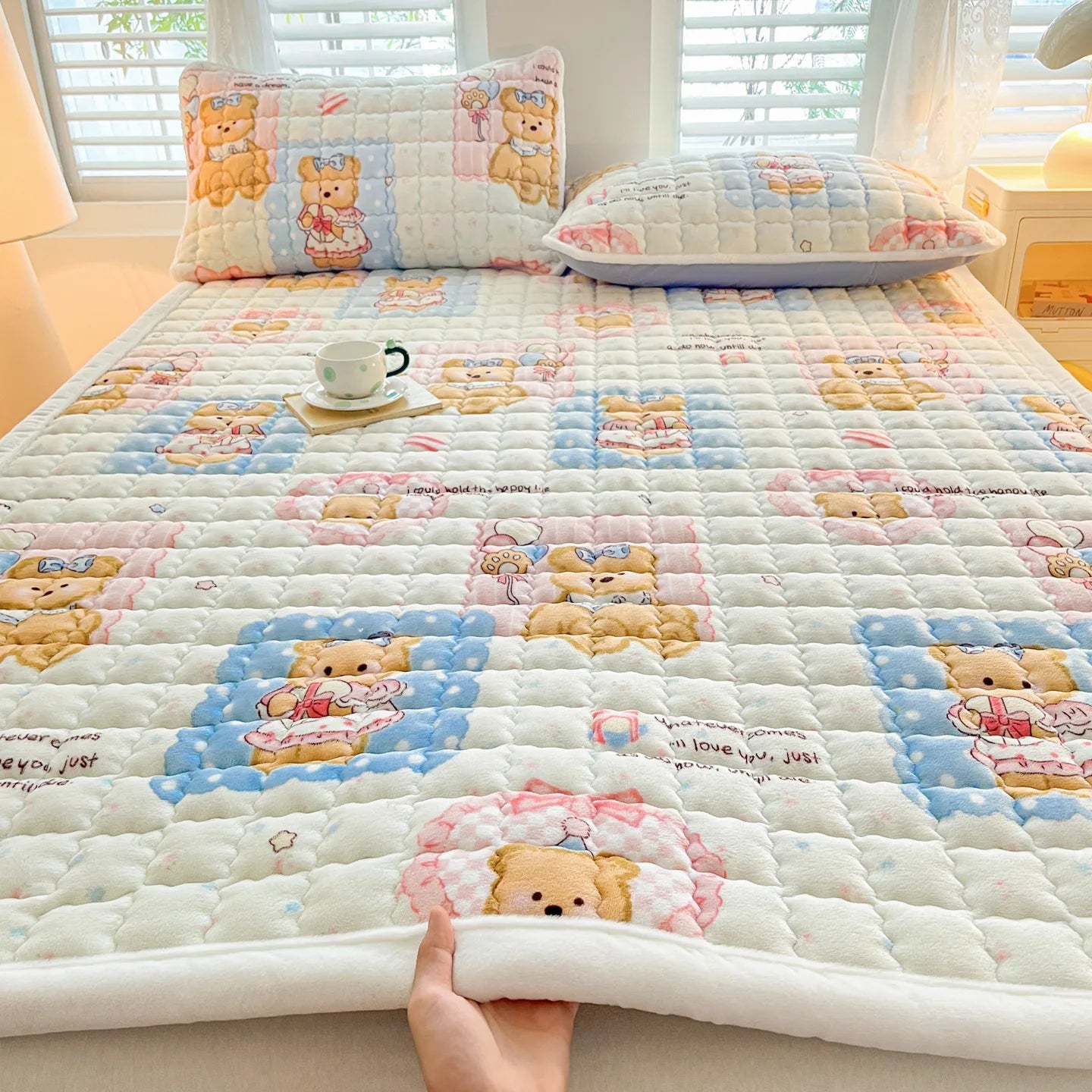 Winter Milk Velvet Mattress Toppers Thicken Quilted Bedsheet Student Bedspreads Washable Mattress Cover Queen Bedding Coverlets